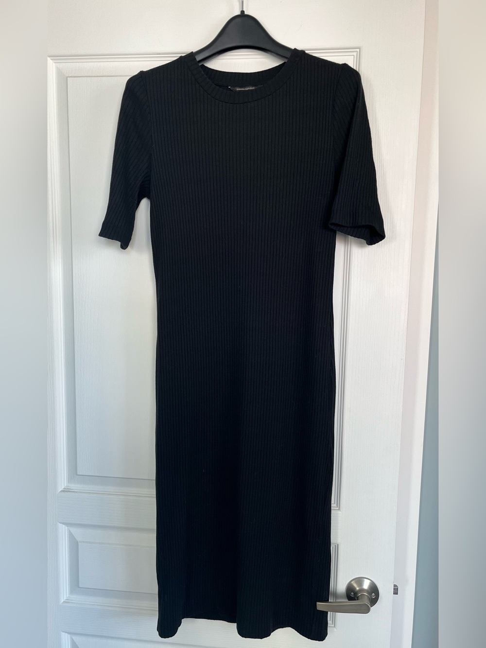 Banana Republic Black Ribbed Knit Midi Dress - Size M Tall